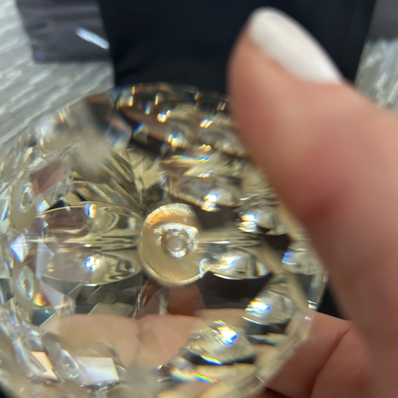 Large 4.5” Swarovski pineapple, flash and fire of crystal, smooth gold top - Picture 5 of 8